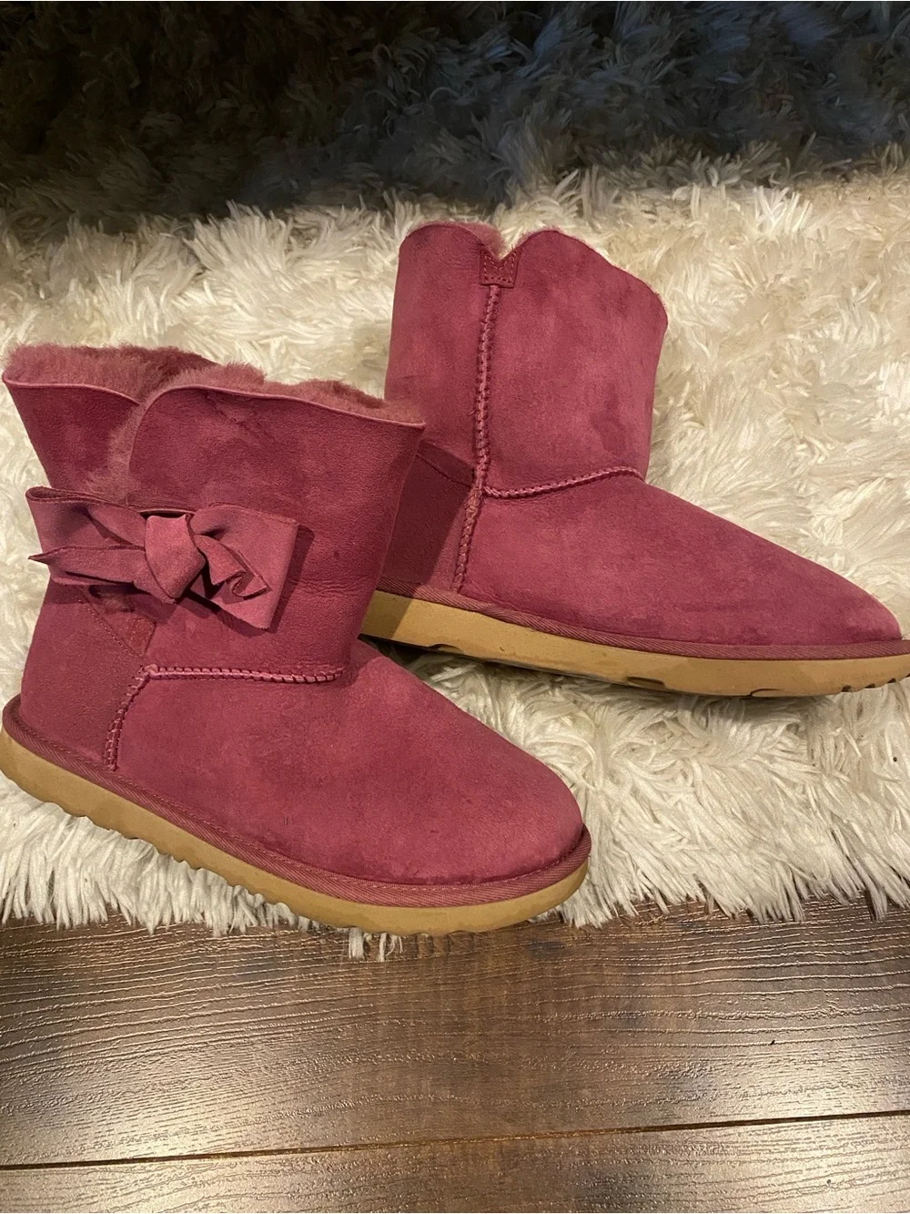 UGG Kids Daelynn Girls Boug dusty rose/mauve Suede side Bow Short Boots